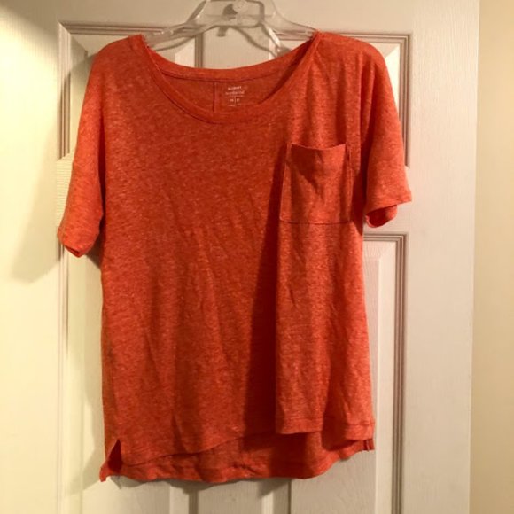 Old Navy Boyfriend Tee - Picture 2 of 6